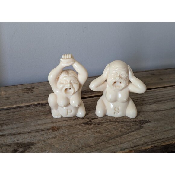 3/25$ Plastic nude Couple Salt and Pepper Shakers, unusual risqué - Picture 1 of 2